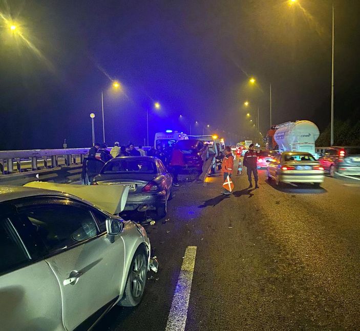 Bolu Dağı'nda zincirleme kaza: 5 yaralı -3