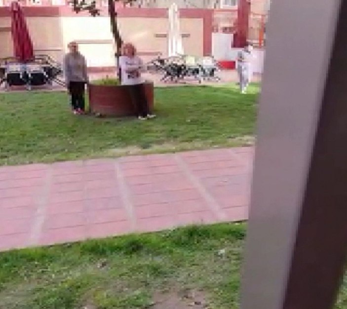 Esenyurt’ta, komşusunun kedisini boş arsaya bıraktıkları söylenen çift kendini savundu -3