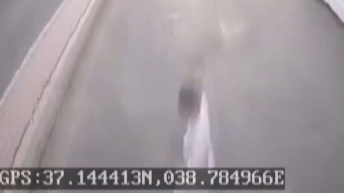 Otobüsün çarptığı Mehmet öldü; kaza kamerada -3