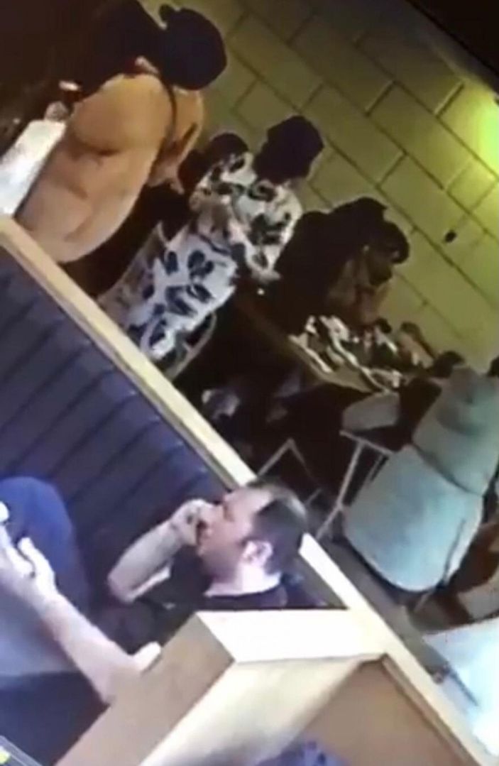 Şişli'de ayakkabı bağlama bahanesiyle cüzdan çaldı -4