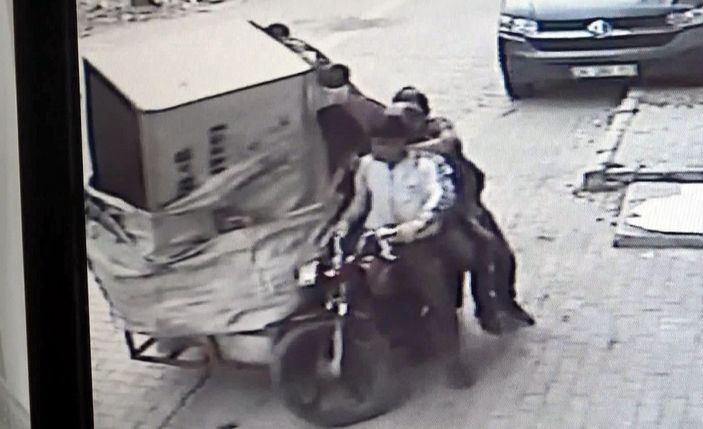 Avcılar’da çöp konteynerini böyle çaldılar -4