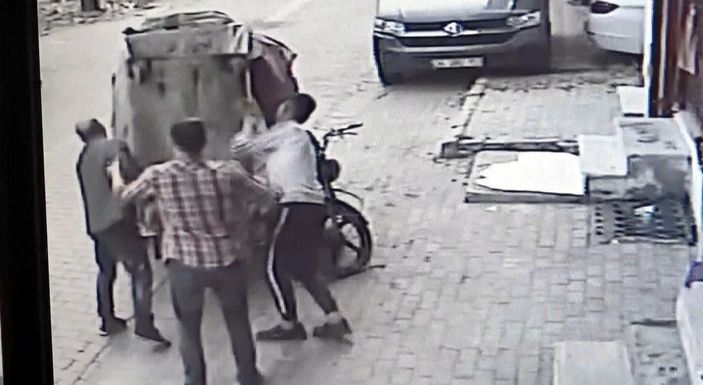 Avcılar’da çöp konteynerini böyle çaldılar -2
