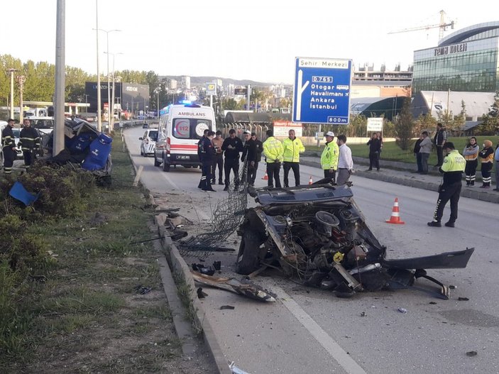 Kazada ikiye bölünen otomobilin sürücüsü hayatını kaybetti -2