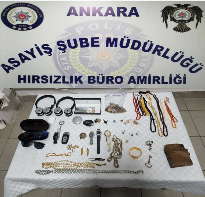 Ankara'da otomobil ve ziynet eşyası çalan 4 şüpheli tutuklandı -1