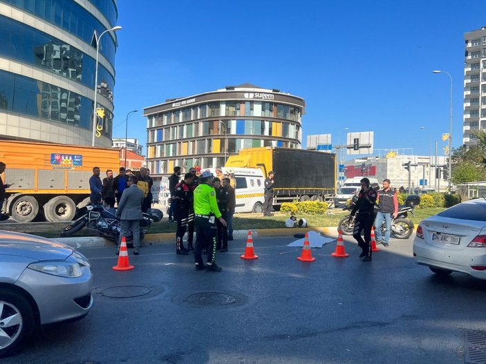 Sultanbeyli'de TIR motosikletli yunus ekibine çarptı: 1 şehit 1 yaralı -2