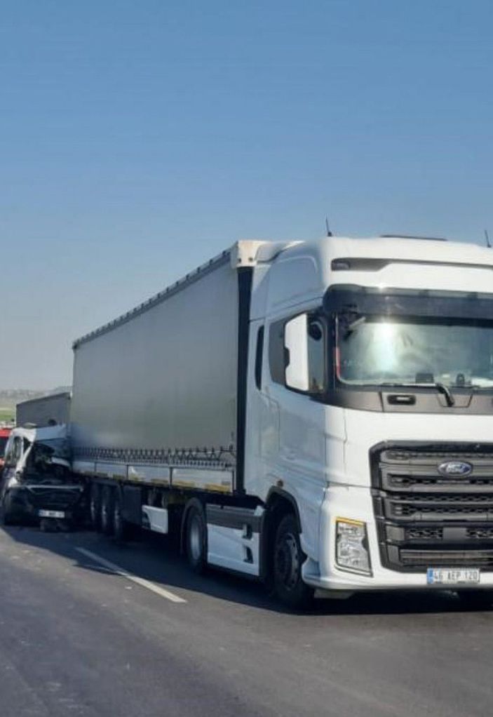 d TIR'a arkadan çarpan çekicinin sürücüsü öldü -2