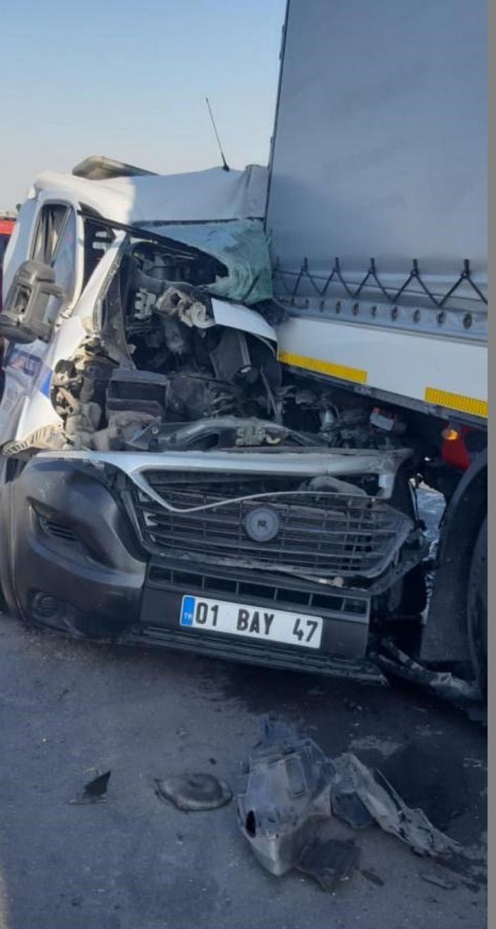 TIR'a arkadan çarpan çekicinin sürücüsü öldü -1