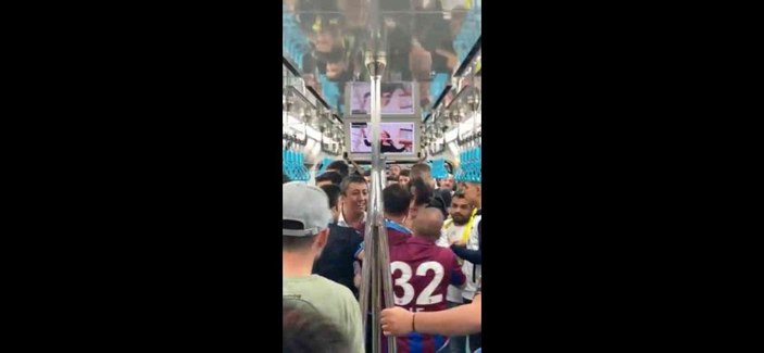 Fenerbahçe ve Trabzonspor taraftarları Marmaray'da kavga etti