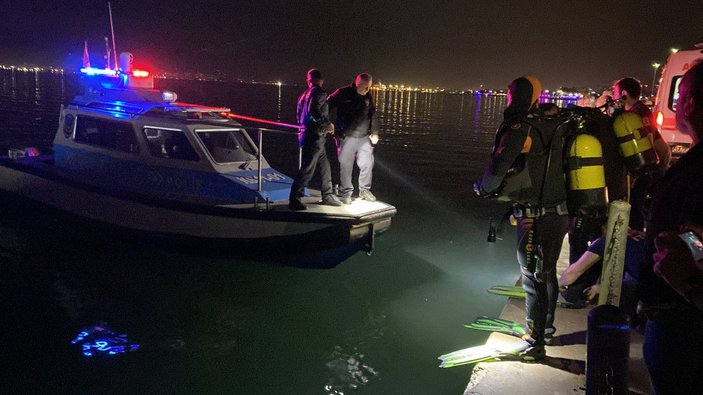 Kocaeli'de balık tutarken denize düşen iki gençten biri öldü