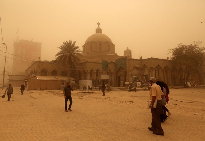 Irak’ta kum fırtınası 4 bin kişiyi hastanelik etti -1