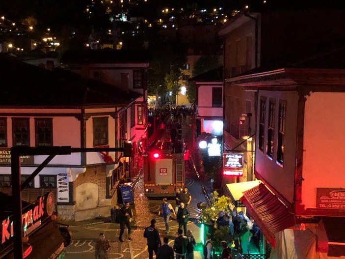 Amasya'da Kızlar Sarayı'nda tarihi kafeterya yandı, 3 binada hasar oluştu -6