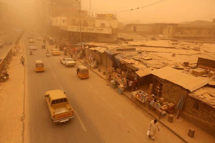 Irak’ta kum fırtınası 4 bin kişiyi hastanelik etti -2