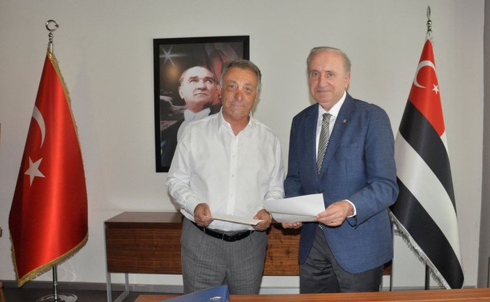 Beşiktaş'ta Ahmet Nur Çebi başkanlık için resmi adaylık başvurusu yaptı -1