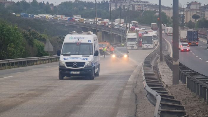 TEM'e mazot döküldü, yol 1 saat trafiğe kapandı -2