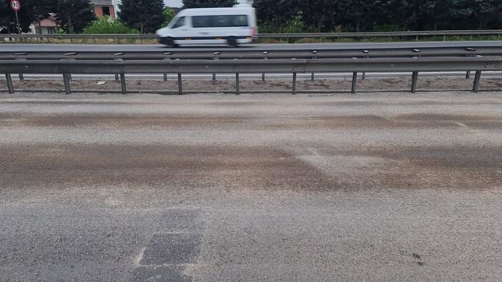 TEM'e mazot döküldü, yol 1 saat trafiğe kapandı -5