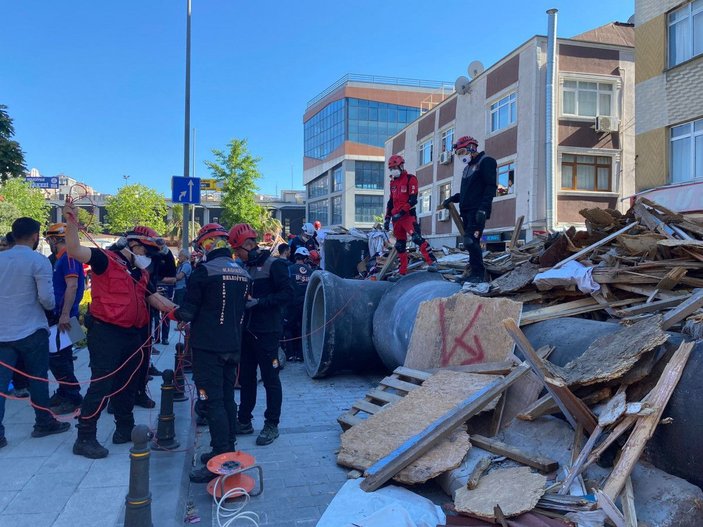 Bakan Soylu İstanbul'da 7.5'lik deprem tatbikatını takip etti -3