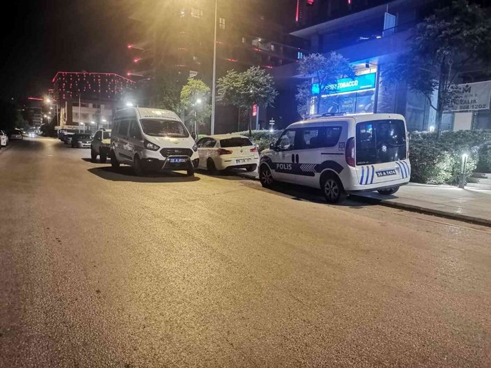 İzmir'de eşiyle tartışan kadın silahla vuruldu