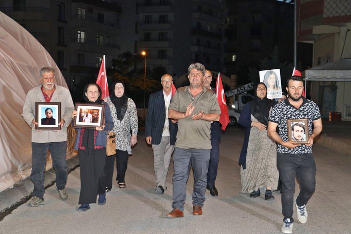 Diyarbakır'daki evlat nöbetine 4 aile daha katıldı -4