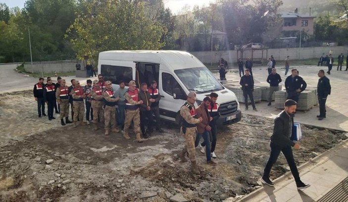Van'da 8 göçmen kaçakçısı tutuklandı -1