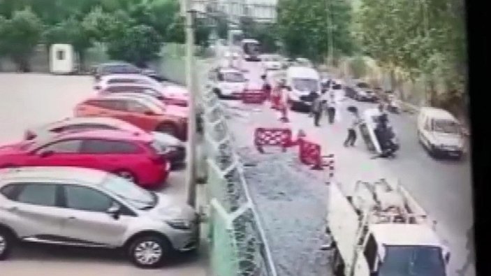 Zeytinburnu'nda otomobilin çarptığı bisikletli ağır yaralandı -8