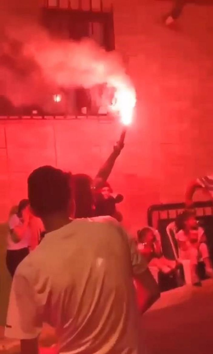 Asker eğlencesinde meşale patladı: 2 yaralı -3
