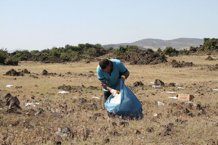 Jeopark alanına dökülen çöpler tepkiye neden oldu -2