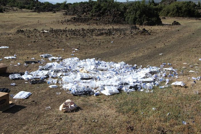 Jeopark alanına dökülen çöpler tepkiye neden oldu -5