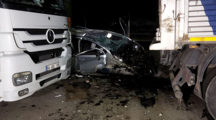 Uşak'ta otomobilin çarptığı üniversiteli 2 kız öğrenci yaşamını yitirdi -6