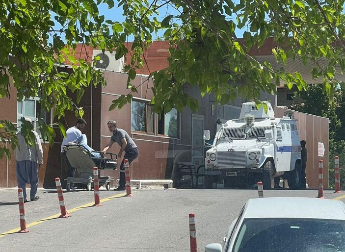 Otobüste bayılan yolcunun hastaneye yetiştirilmesi kamerada -9