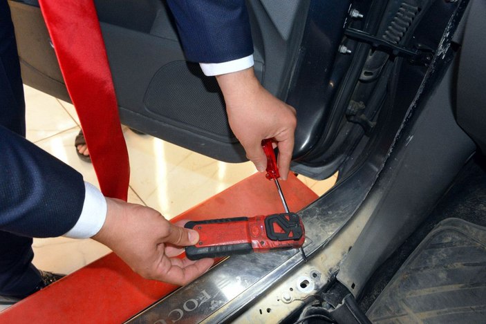 Satmak istediği otomobilin 2 aracın birleşimiyle yapıldığı ortaya çıktı -9