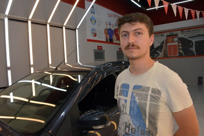 Satmak istediği otomobilin 2 aracın birleşimiyle yapıldığı ortaya çıktı -1
