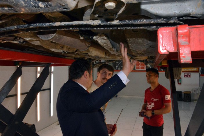 Satmak istediği otomobilin 2 aracın birleşimiyle yapıldığı ortaya çıktı -6