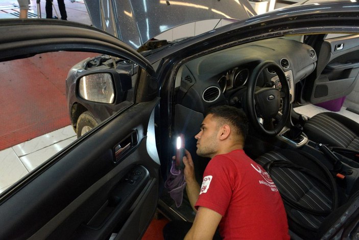 Satmak istediği otomobilin 2 aracın birleşimiyle yapıldığı ortaya çıktı -5