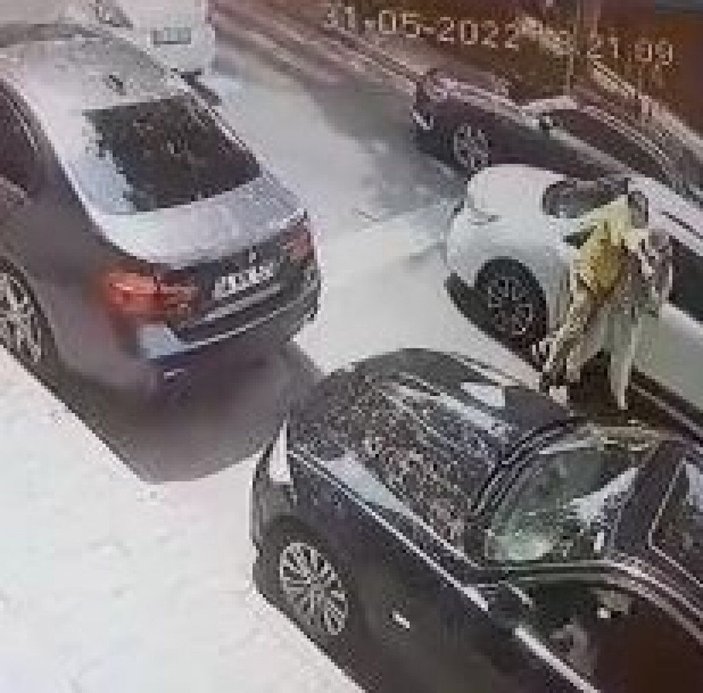 Şişli’de trafikte yumruk yumruğa yol verme kavgası -3