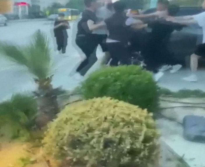 Beylikdüzü'nde taciz iddiasıyla tekme tokat dövüldü -4