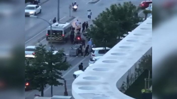 d Beylikdüzü'nde taciz iddiasıyla tekme tokat dövüldü -5