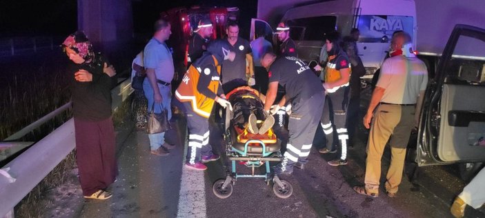 Düzce’de 4 aracın karıştığı zincirleme kazada 15 yaralı -3