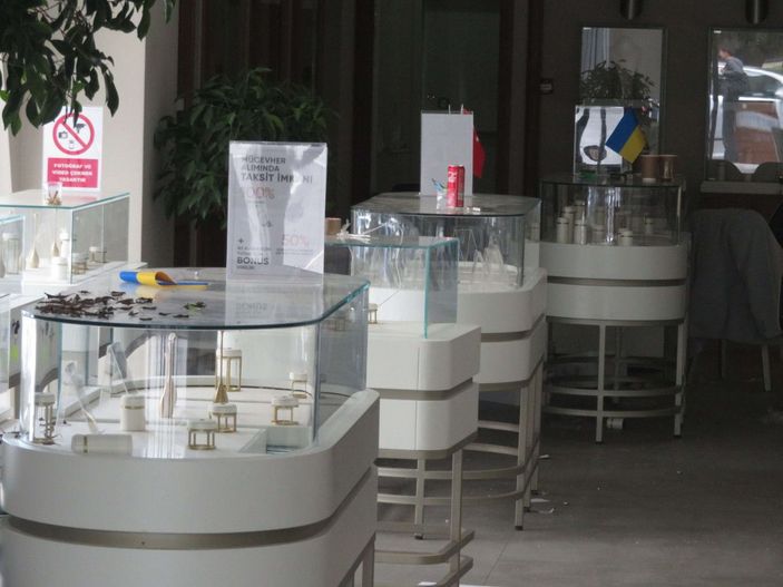 Mağdurlar Kadıköy'de toplandı; 110 bin kişiyi dolandırdı iddiası -8