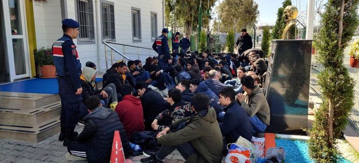 İzmir'de, 1 haftada 120 kaçak göçmen yakalandı -5