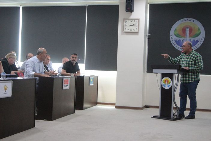 d Adana Belediye Meclisi’nde hükümeti devirme polemiği