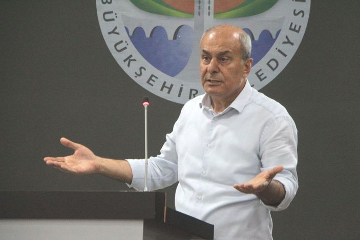 d Adana Belediye Meclisi’nde hükümeti devirme polemiği