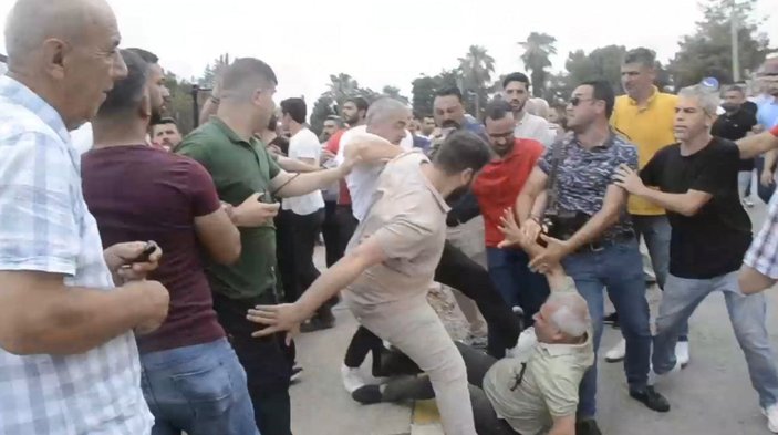 Adana'da başkanla yaşanan gerginliği görüntüleyen basın mensubu baba-oğula dayak -1