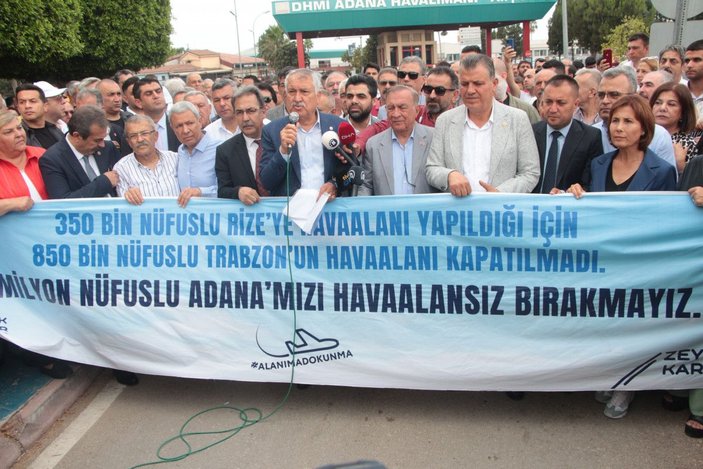 Adana'da başkanla yaşanan gerginliği görüntüleyen basın mensubu baba-oğula dayak -7
