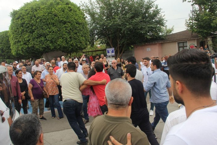 Adana'da başkanla yaşanan gerginliği görüntüleyen basın mensubu baba-oğula dayak -9