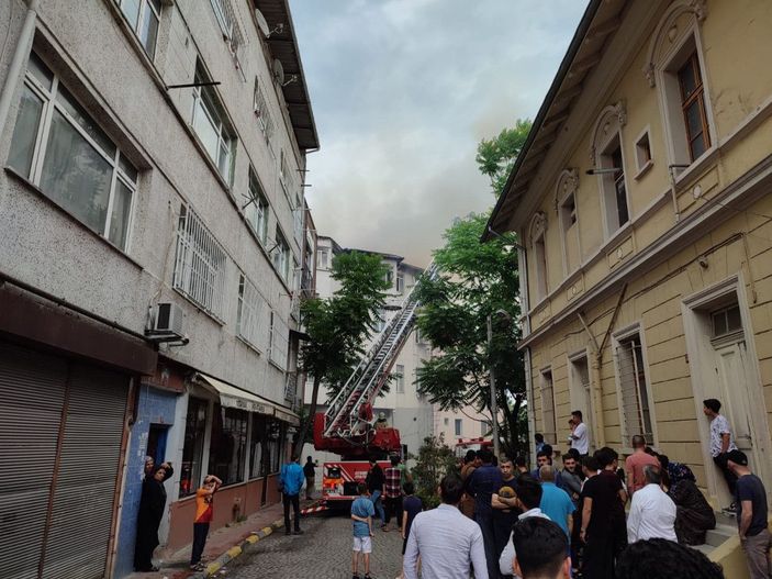 Fatih'te günlük kiralık dairede yangın  -3