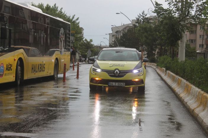d Ağrı’da taksicilerden 'akaryakıta zam' eylemi -5