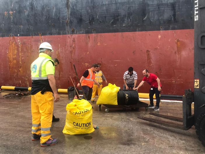 İzmit Körfezi’ni kirleten gemiye 4 milyon 315 bin 898 lira ceza -1