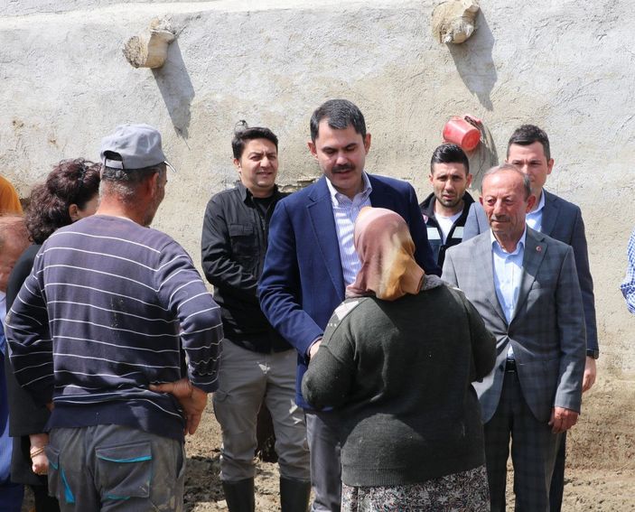 Bakan Kurum'dan, selden etkilenen bölgelere ziyaret -3
