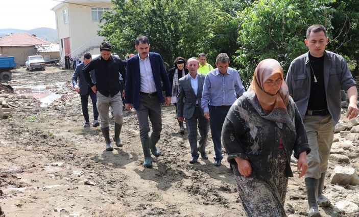 Bakan Kurum'dan, selden etkilenen bölgelere ziyaret -2