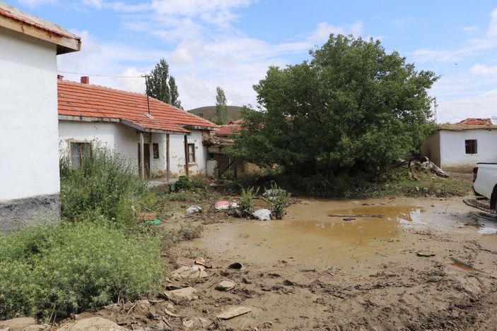 Bakan Kurum'dan, selden etkilenen bölgelere ziyaret -6